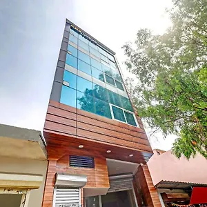 Oyo 82107 Vivaan Residency Hotel