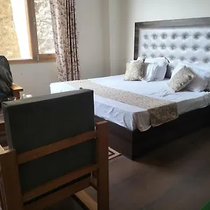 Royal Cedar Bed & Breakfast Shimla